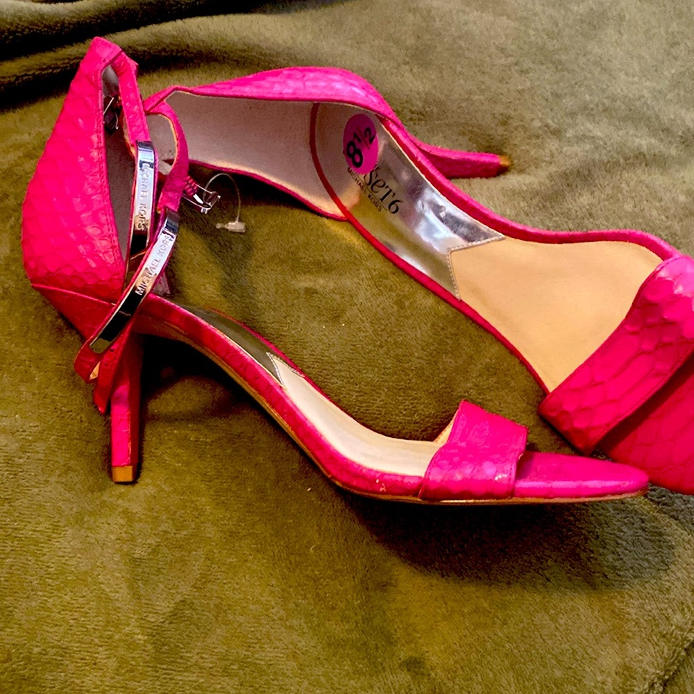 MK hot PINK